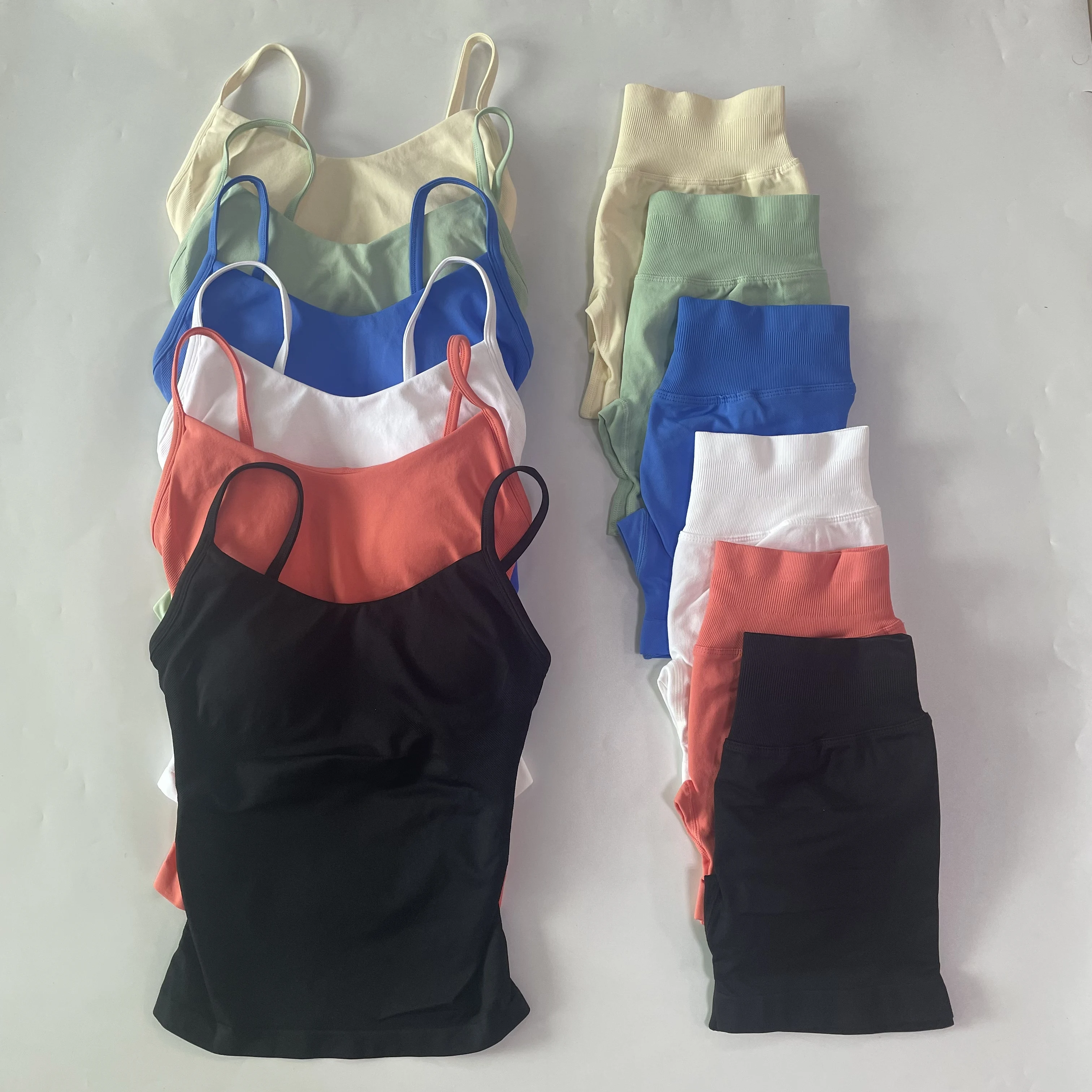 2-teiliges Fitness-Set für Damen, Sportbekleidung, Top mit Rundhalsausschnitt, Scrunch-Yoga-Shorts, rückenfreier Sport-BH, Fitnesskleidung, Yoga-Set, Outfits – Detail 6
