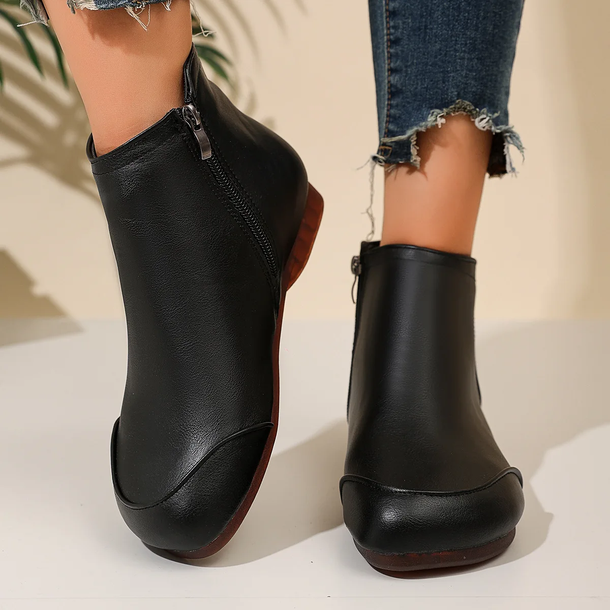 

Women's Fashion Boots Round Toe Flat Sole Side Zipper Short Boots Women Classic Retro Comfortable Soft Sole Big-size Women Shoes
