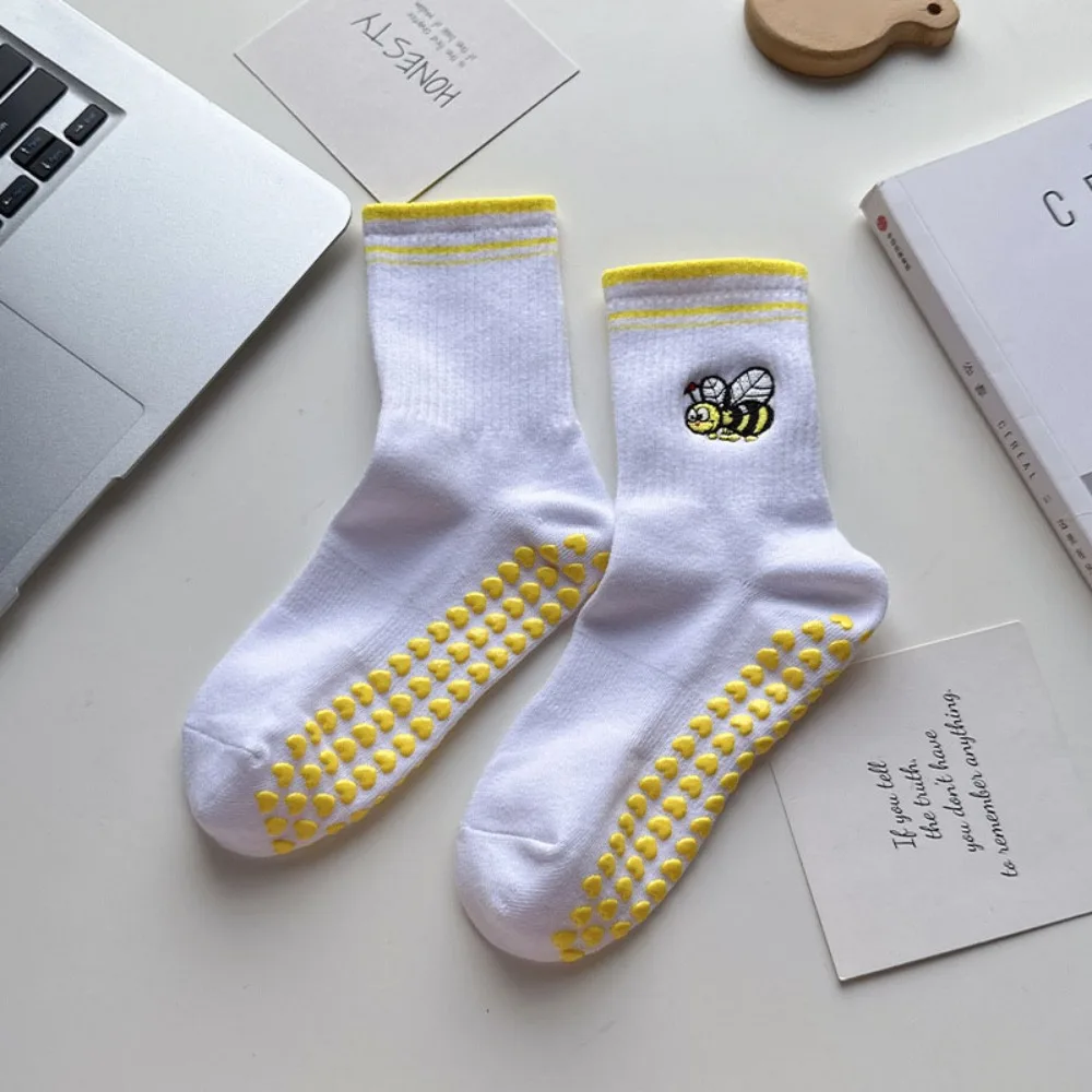 

Новые хлопковые носки для пилатеса Harajuku Street, впитывающие пот носки для йоги, повседневные нескользящие носки средней длины