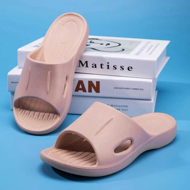 

Пара детских летних тапочек, которые удобны в носке, дышащие, прочные и долговечные. Модель: JB-769