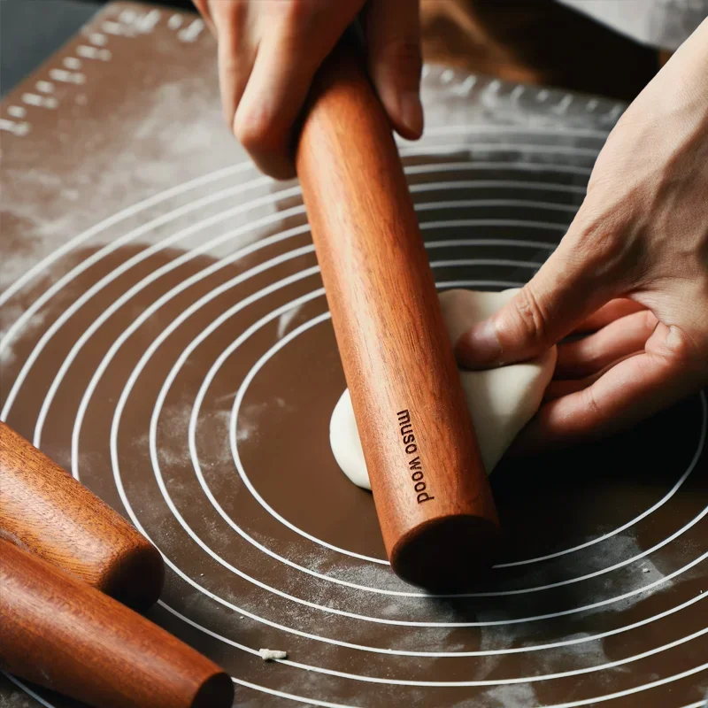 دبوس لف فرنسي من الخشب الموسو للخبز ، بكرة مدببة للفندان ، قشرة فطيرة ، بسكويت ، معجنات ، خشب ، 40 شو