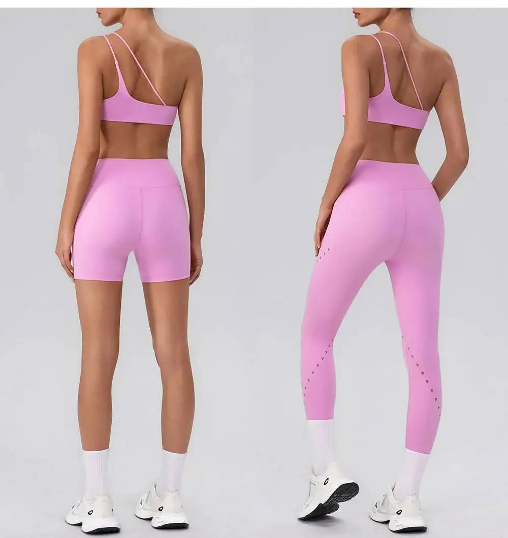 

Спортивный бюстгальтер «елочка» с нагрудниками и V-образной талией, комплект из двух предметов с бесшовными быстросохнущими укороченными шортами