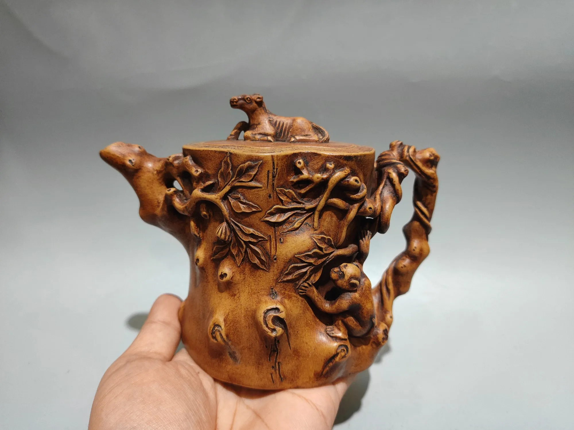 Purple teapot Yixing Purple Clay Teapot Tree stump pot Ma Gai Monkey Statue Pot Immediately become a marquis kettle teapot