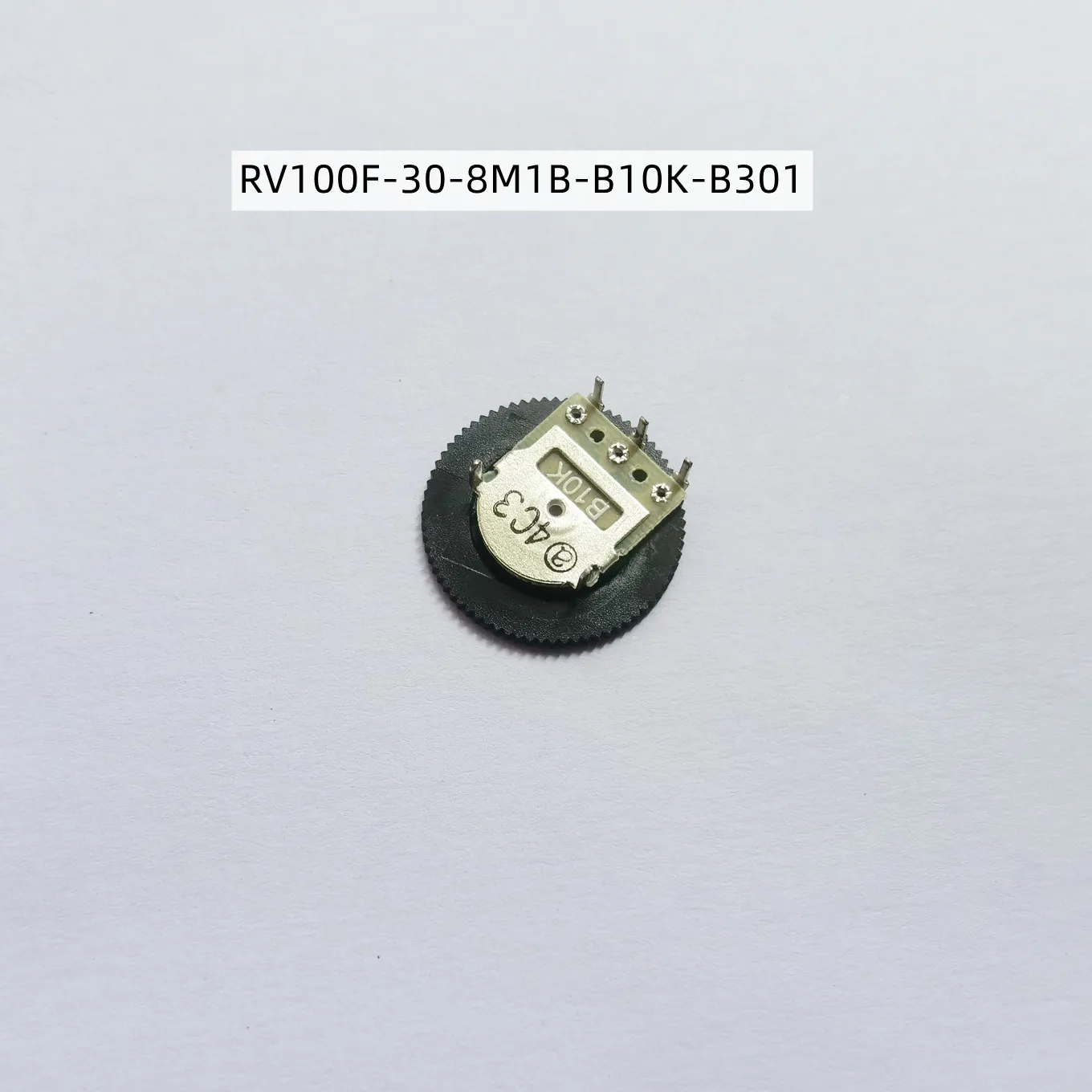 

Оригинальный новый 100% B10KX1 одиночный 3-контактный потенциометр шкива 18X1 мм (ПЕРЕКЛЮЧАТЕЛЬ)