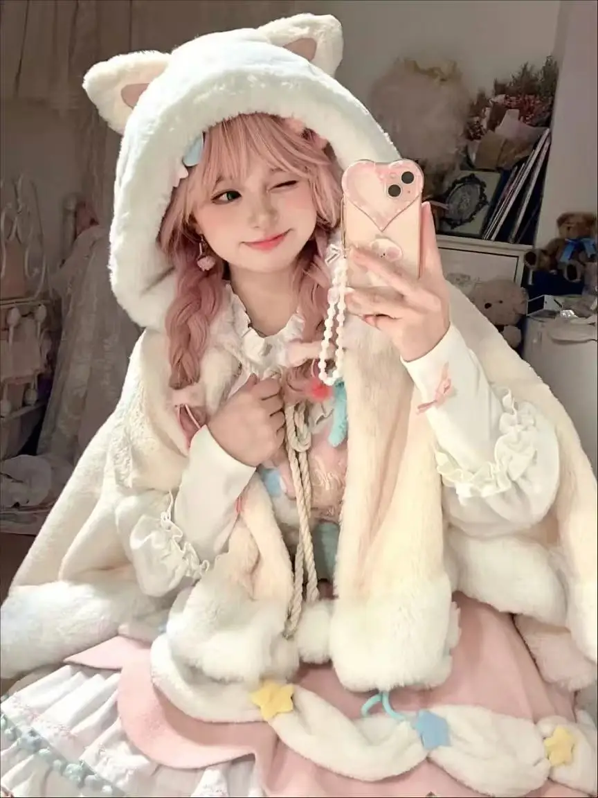 겨울 일본 로리타 스타일 여성 코트 푹신한 달콤한 귀여운 소녀스러운 모직 케이프 코트 흰색 후드 판초 의상 여성 의류