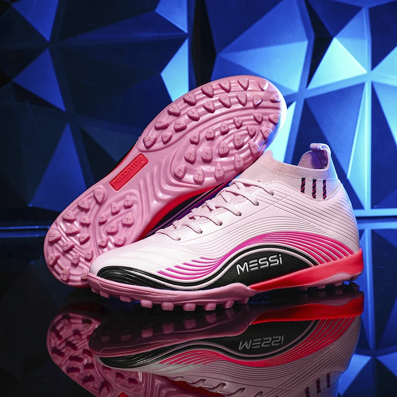 A pair of teenagers' four-season leather surface studded football shoes, training anti-skid wear-resistant shoes, 36-45，AZ-256-1
