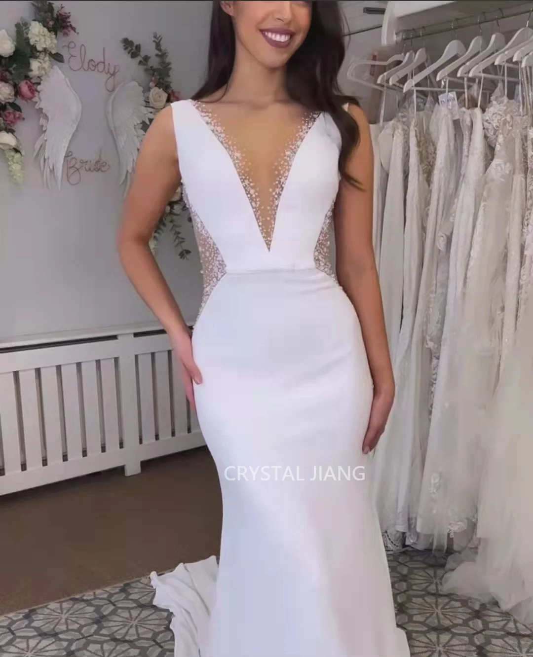 White V Neck Satin Wedding Dresses Sleeveless Backless Vestido De Novia A Line Sweep Train Bridal Gowns