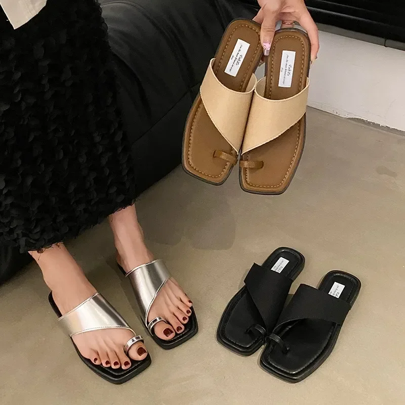 Sandal wanita musim panas 2024 sandal Platform sol lembut modis selop kasual luar ruangan wanita di pantai Sandalias Flip Flop