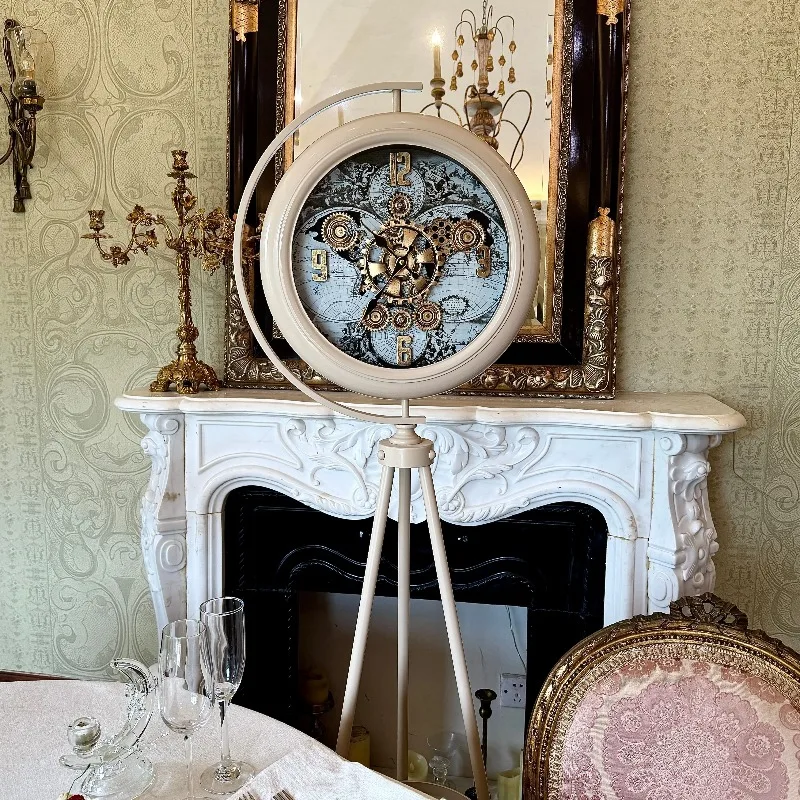 Vintage Floor Clock Living Room Creative Metal Standing Clock Aesthetic Noiselessly Mechanical Gear Clocks Decorative Furniture