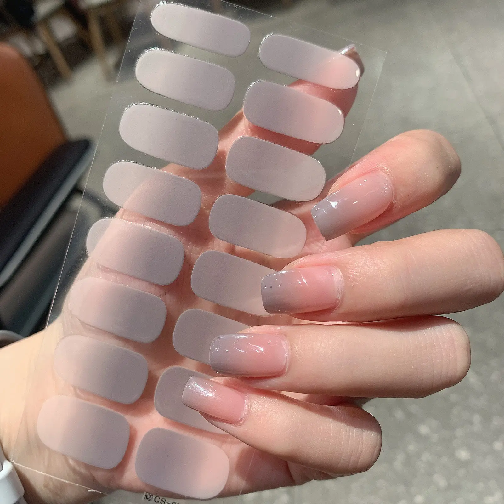 1 Blatt halbgehärtete Wrap-Nagelaufkleber mit Farbverlauf, mehrfarbig, festes Gel, vollständige Abdeckung, Schieber, keine UV-Lampe erforderlich, ausgehärteter, schneller Gel-Nagelaufkleber