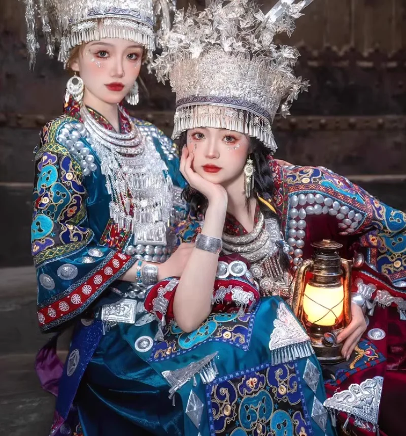 

Китайский этнический костюм Hmong Xiangxi Tujia