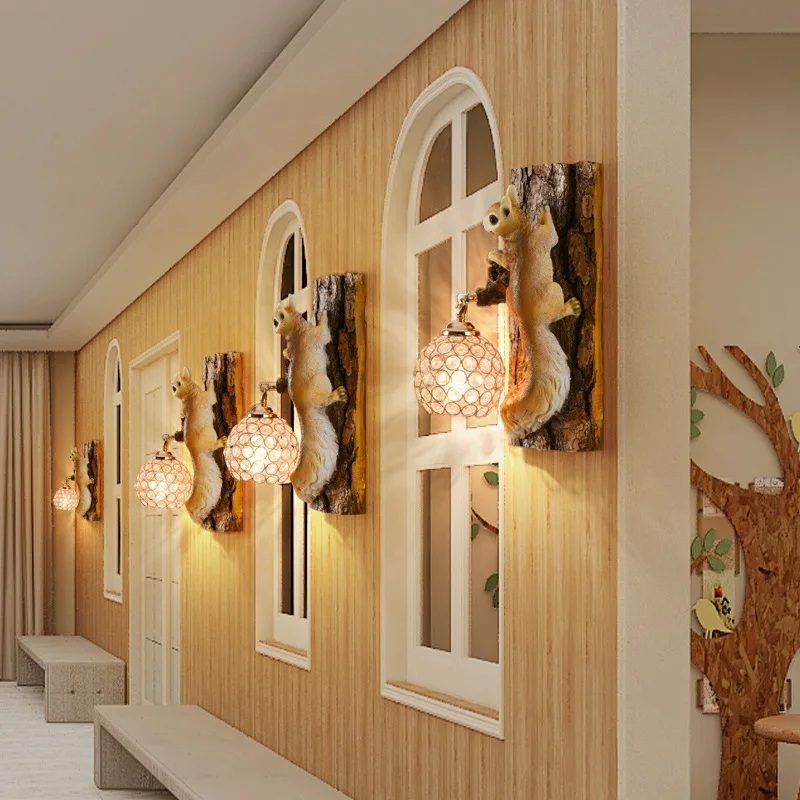 Nordic Creative Resin Squirrel Crystal Led Wall Lamp Vintage Loft Decor Sconces Bedroom Bedside