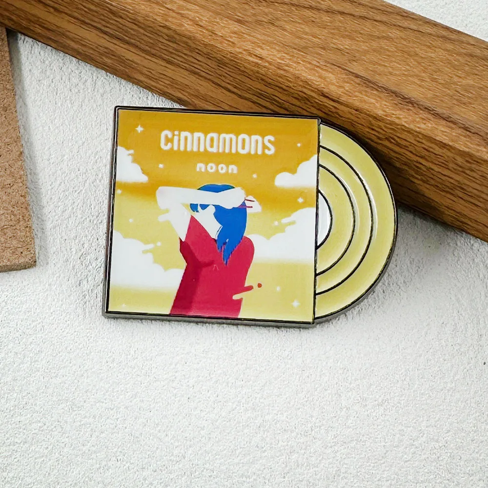 Noon Vintage Vinyl-Schallplatten-Emaille-Brosche Golden Sky Blue-Haired Girl Abzeichen Mode-Reversnadel Retro-Musik-Thema Accessoire Fan-Geschenk – Detail 5