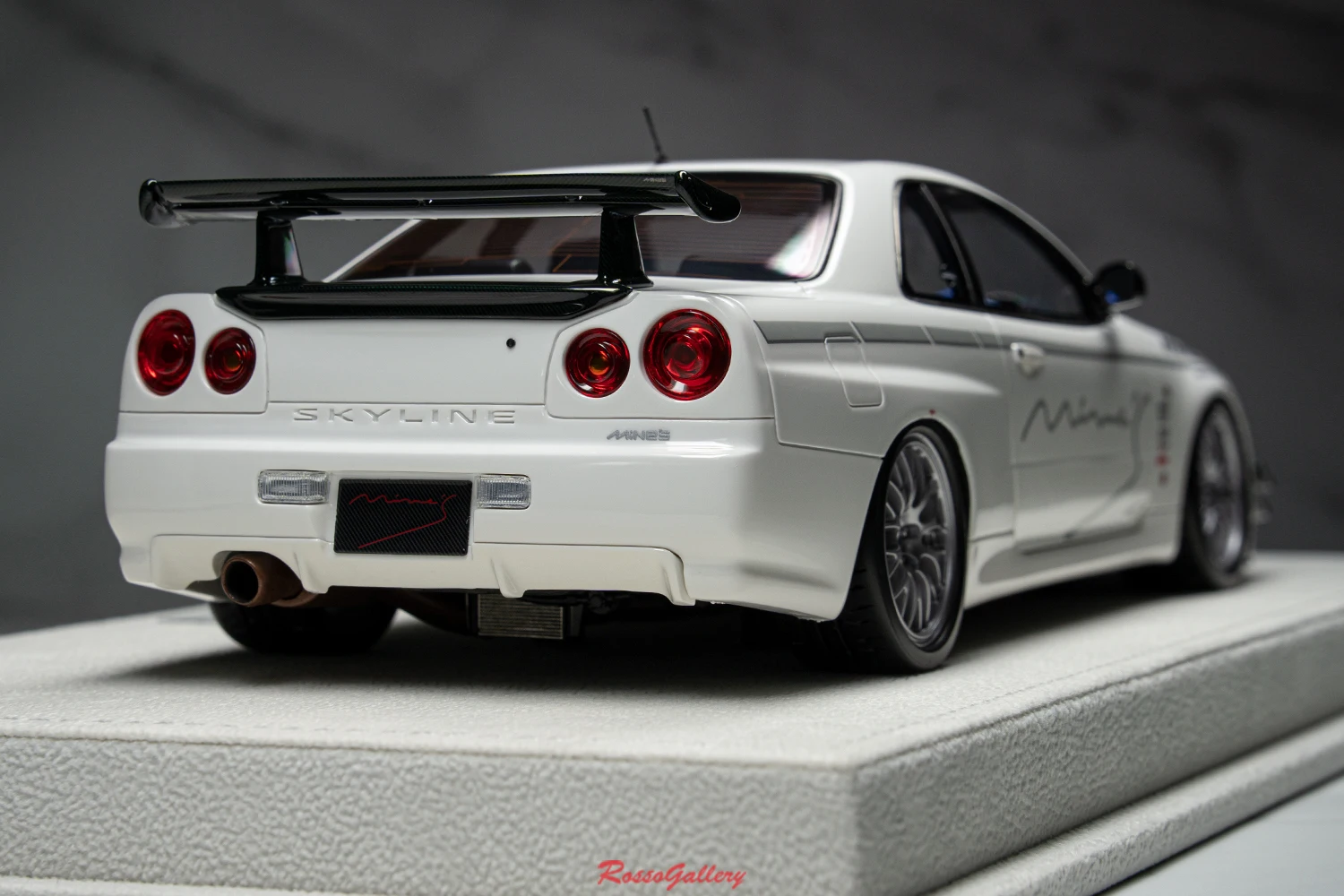 Make Up 1:18 Skyline BNR34 2012 Simulation Limited Edition Resin Metal Static Car Model Toy Gift