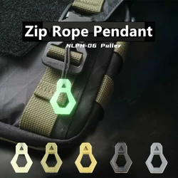 Mochila táctica con cierre luminoso y cordón ajustable