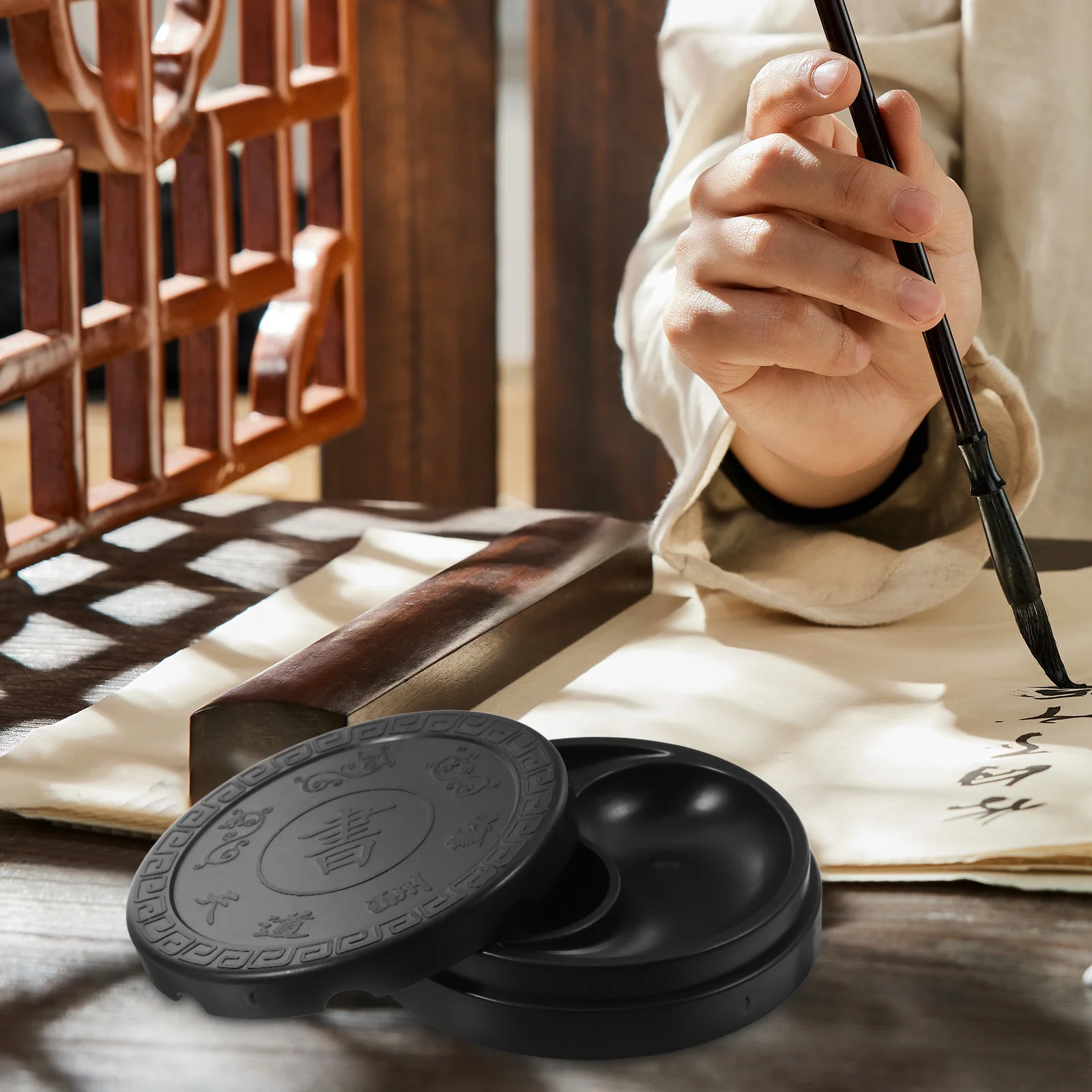 

Practical Calligraphy Inkstone Tai Ji Shape Round Inkslab Lid Exquisite Workmanship Smooth Surface Easy Carry Durable Students