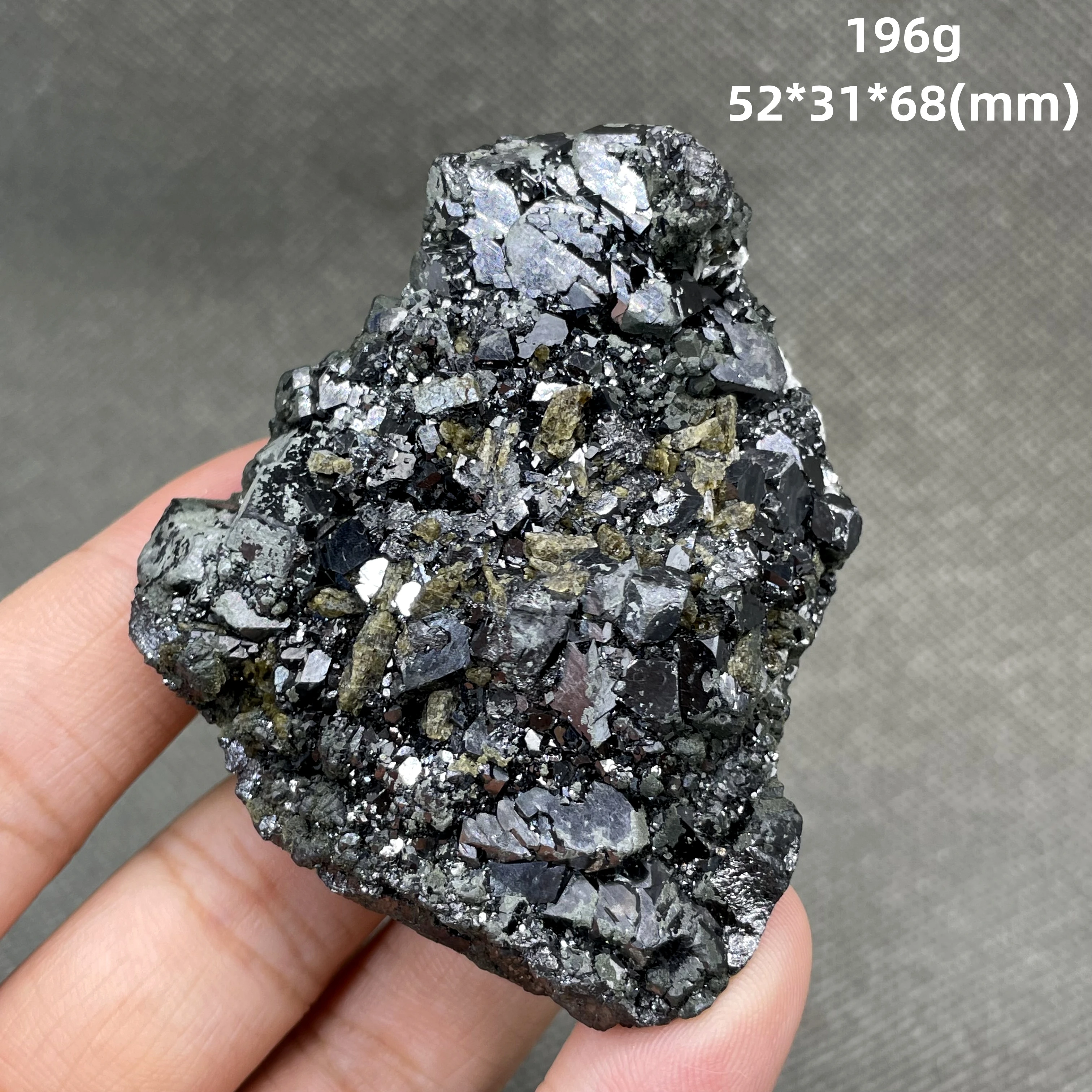 NEW! 100% Natural Magnetite mineral specimen quartz crystal specimen Stones and crystals