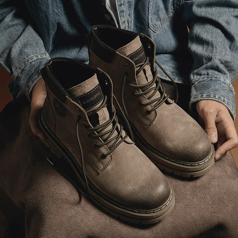 

Men High Top Boots with Thick Soles Hand Sewn Fashionable Bare Boots Classic Casual Men Boots