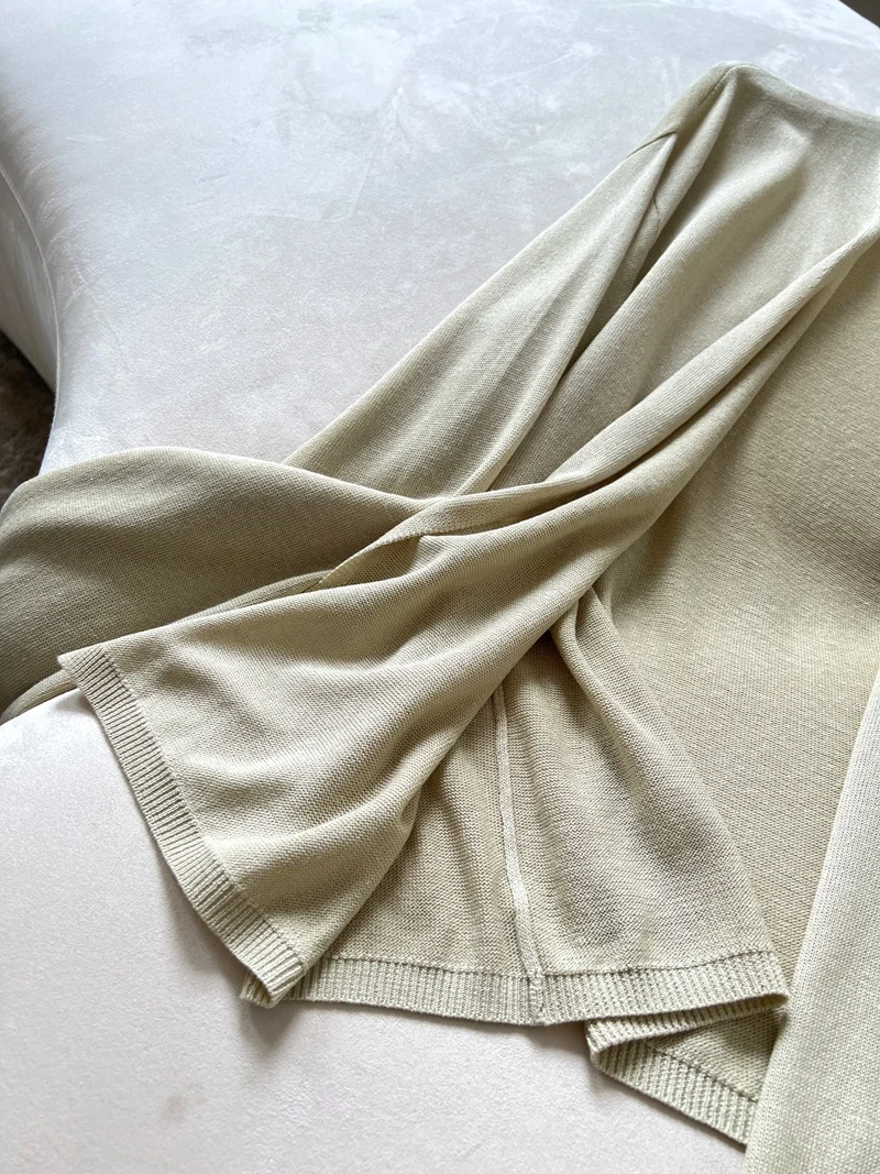 

Autumn 2025 New Sle Beige Linen Svel Knitted Jaet Loose Fit Simple Versatile Old Money Sle Commute Sle