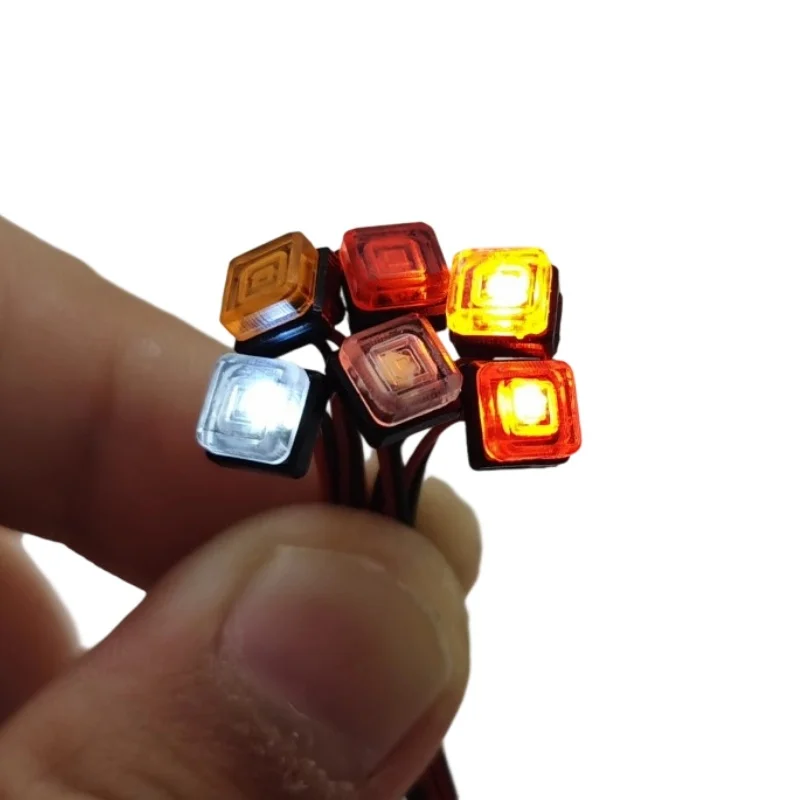 

2 PCS RC 1/14 Toy Truck Crawler Car Marker Light Square Lights LED For Tamiya Scania Volvo Man Benz 1/14 RC Tractor Truck Parts