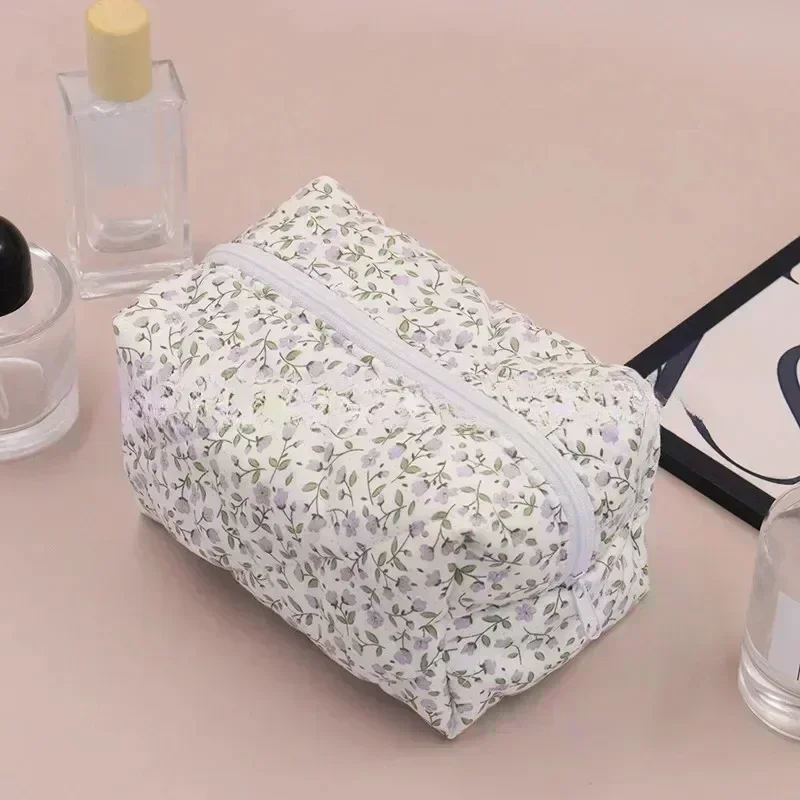 Organizer per riporre i trucchi trapuntati floreali gonfi borse per cosmetici con stampa floreale borsa per cosmetici da viaggio grande accessorio