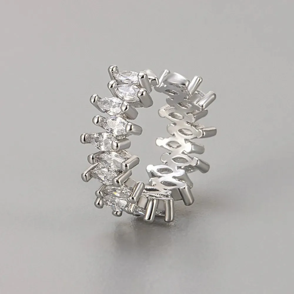 

1PCS Minimalist Vintage Zirconia Ear Cuff Earrings for Women Simple Versatile No Piercing Required Unique Stylish Accessory