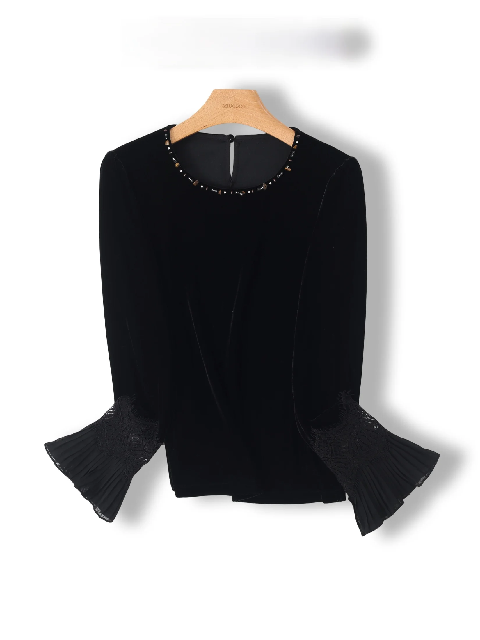 

Элегантная бархатная футболка с рукавами-колокол, ручной вышивкой бисером, высокой эластичностью, приятная к телу, роскошная кружевная базовая блузка для женщин