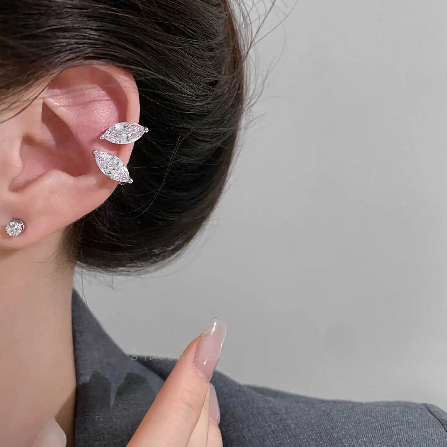 Women's Shiny Zircon Leaf Clip Earrings, Non-Piercing Gift