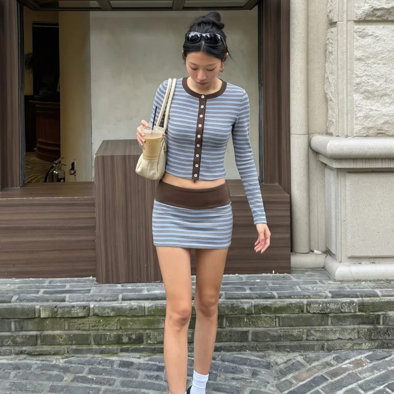 Hugcitar Modisches Gestreiftes 2-Teiliges Set Langarm-Knopfleiste Sexy Crop-T-Shirt Patchwork-Rock Damen-Outfit Streetwear Party – Detail 20