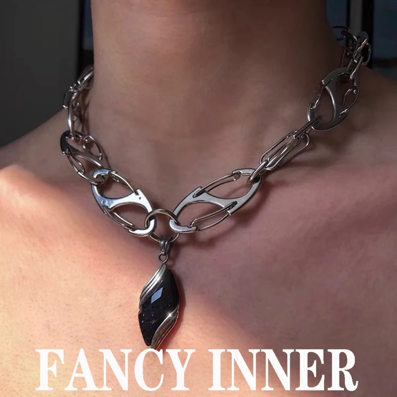 2023 neue Punk Halskette Geometrie Titan Stahl unregelmäßigen Metall Karabiner verschluss Anhänger Kette Halsreif für Frauen Männer Unisex Schmuck