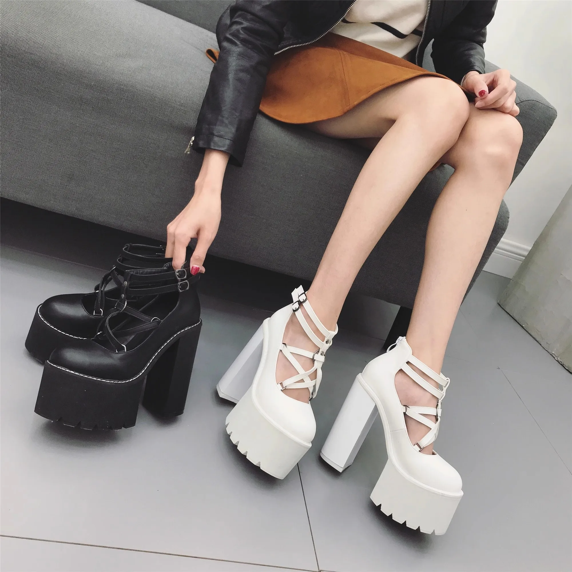 

Spring new round toe waterproof platform thick heel nightclub single shoes ultra-high heel banquet dress sexy women's shoes