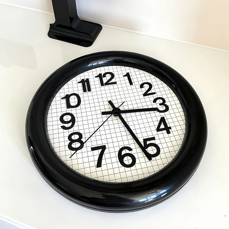 Korean Fashion Wall Watch Design Creative Silent Round Minimalist Simple Clock Wall Modern Aesthetic Wanduhr Home Decoration