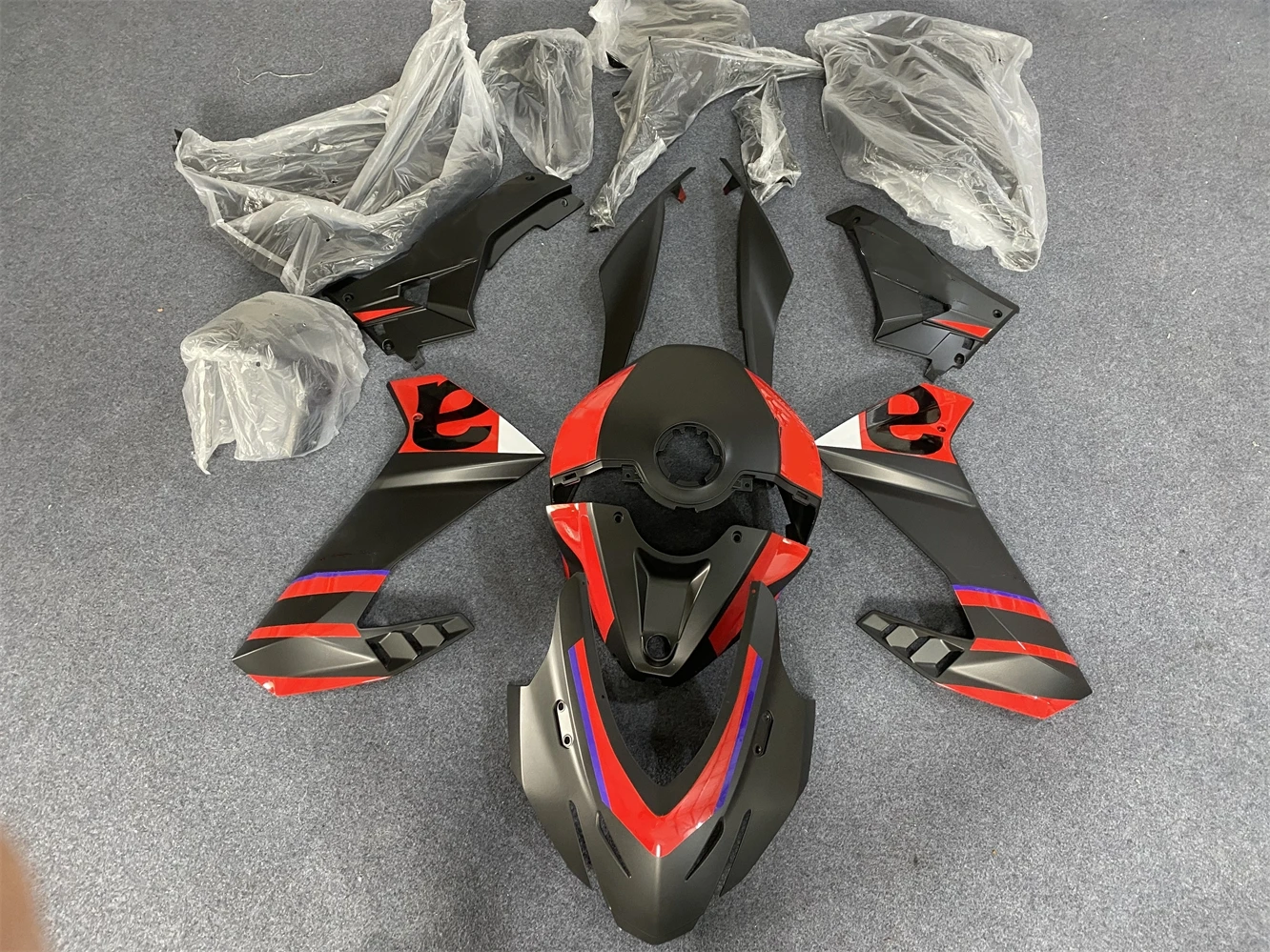 Kit Carene Moto in ABS Nuove per Rs457 2024-2025, Kit Pannelli Carrozzeria Stampati a Iniezione