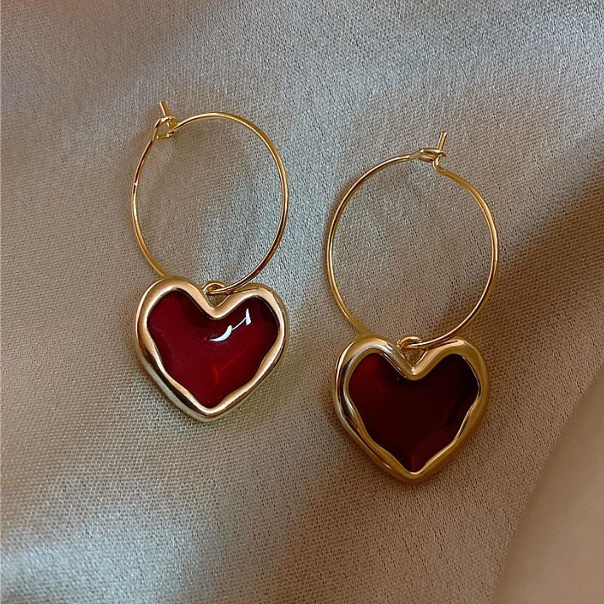 2 Pieces of Trendy Wine Red Heart-shaped Earrings for Women, Outdoor Travel, Carnival, Party, Holiday Dressing Gifts-8833