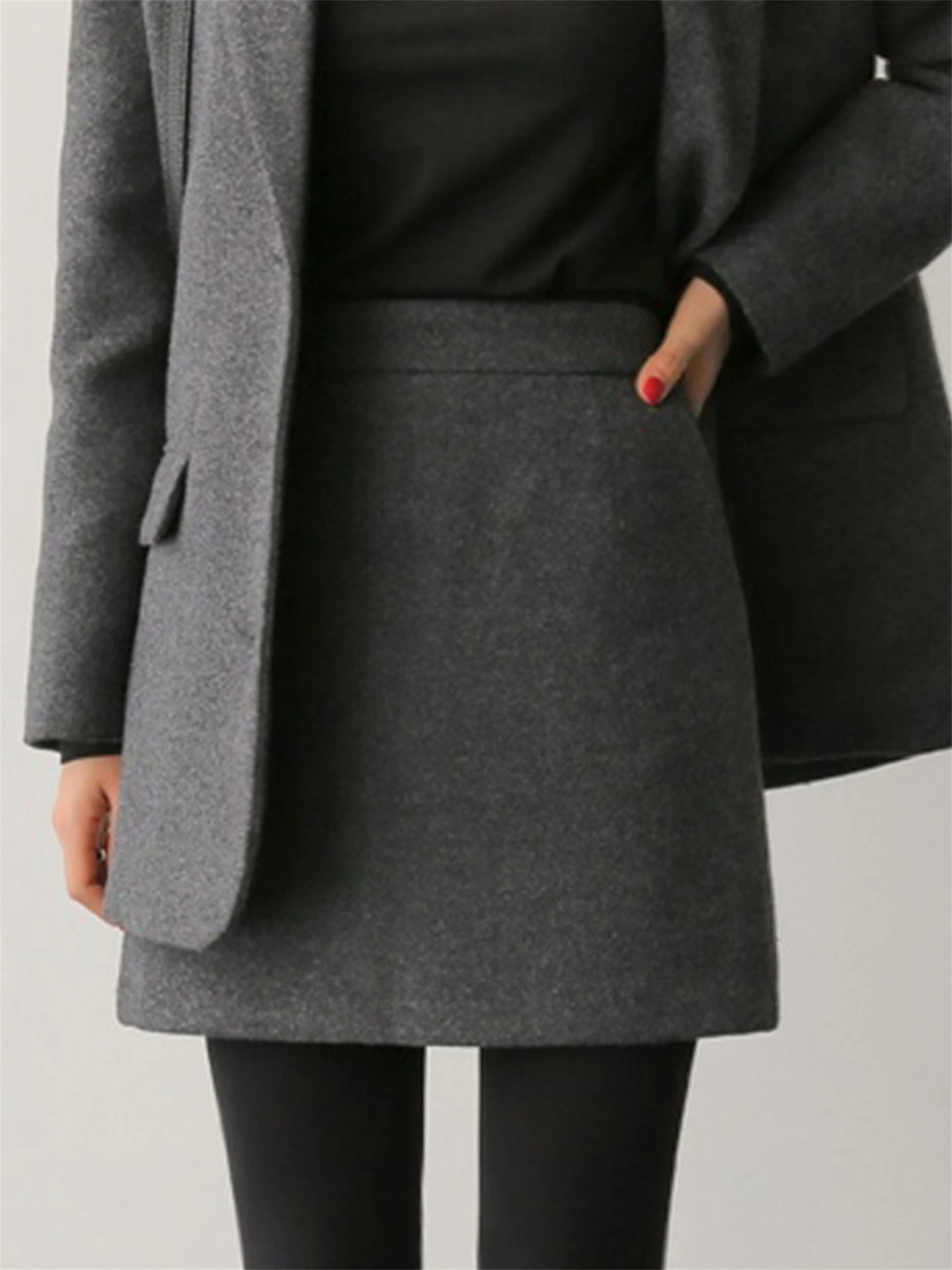 Deep Grey Woolen  Skirt Women's Spring 2026 New Outerwear A-Line Short Skirt Tight Fit Casual High Waist Zipper Design