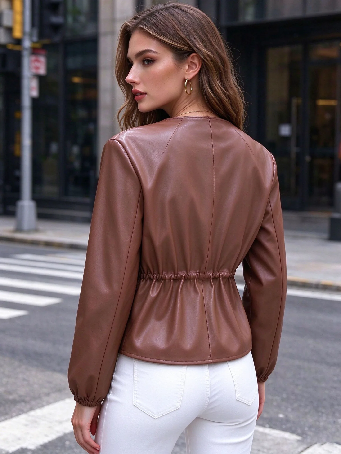 Women's Light Luxury Casual Elegant Brown Leather Jacket Slim Fit Pleated Waist Cinching Short Jacket for Spring And Autumn