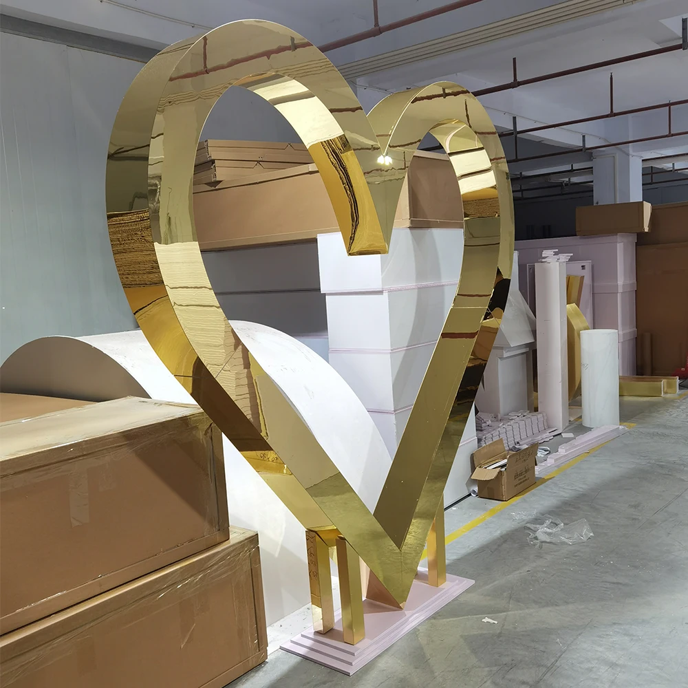 Manufacturer Price Luxury Golden Heart Shape Acrylic PVC Backdrop For Wedding Decoration