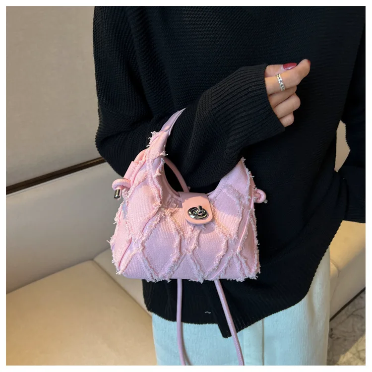 Denim Crescent Women Shoulder Bag 2023 New Lady Underarm Bag Western Fashion Tassel Soft Lady Handbag Luxury Crossbody Bag