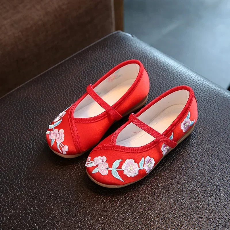 

Обувь с вышивкой ханьфу для девочек, детская тканевая обувь, универсальная обувь принцессы для танцев в этническом стиле, традиционный детский древний костюм на плоской подошве