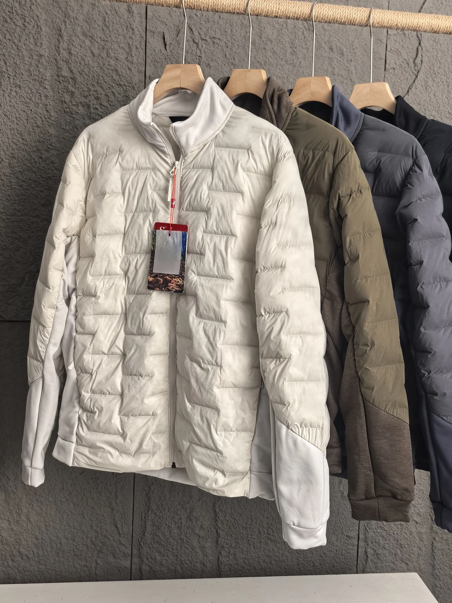 

Высококачественная мужская легкая ветрозащитная теплая водоотталкивающая хлопковая куртка для активного отдыха с воротником-стойкой, нейлоновая, повседневная, приталенного кроя