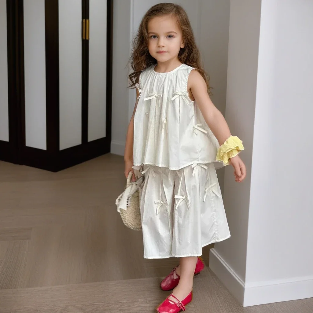 

2025 Summer Girls Outfits Set Elegant White Sleeveless Bow Two-Piece Lace Trim Vacation Costuems for Children Sweet Kids Clothes