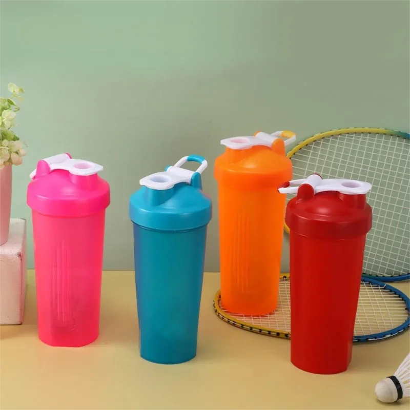 

Фитнес-шейкер, 600 мл, пластиковая спортивная чашка для воды, бесплатная крышка с пряжкой для смешивания, уличный фитнес-шейкер для протеинового порошка