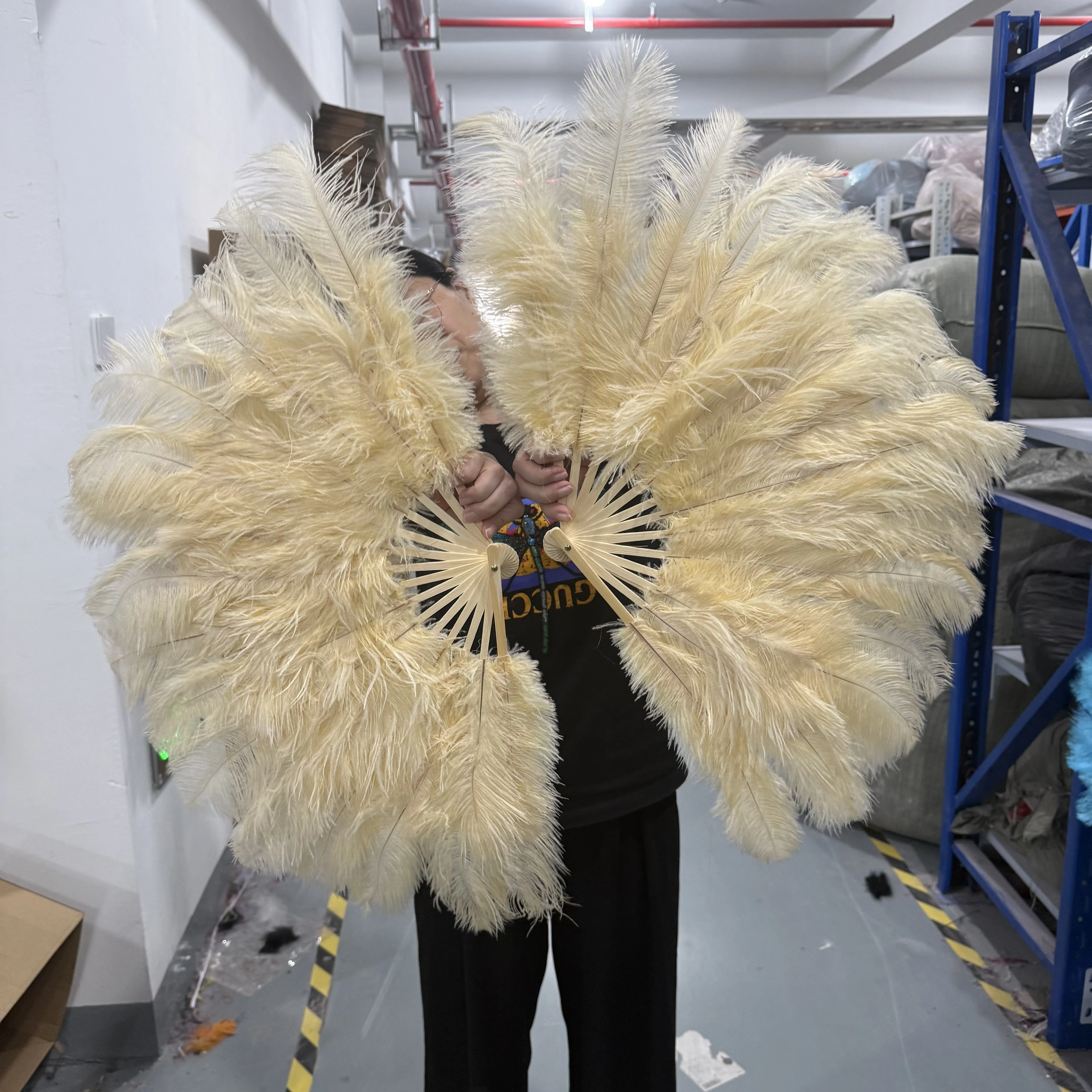 Dark Beige Natural Ostrich Feather Fan 70x40cm 15 Bones Foldable Hand Fan for Burlesque Party Wedding Stage Dance Perform Prop