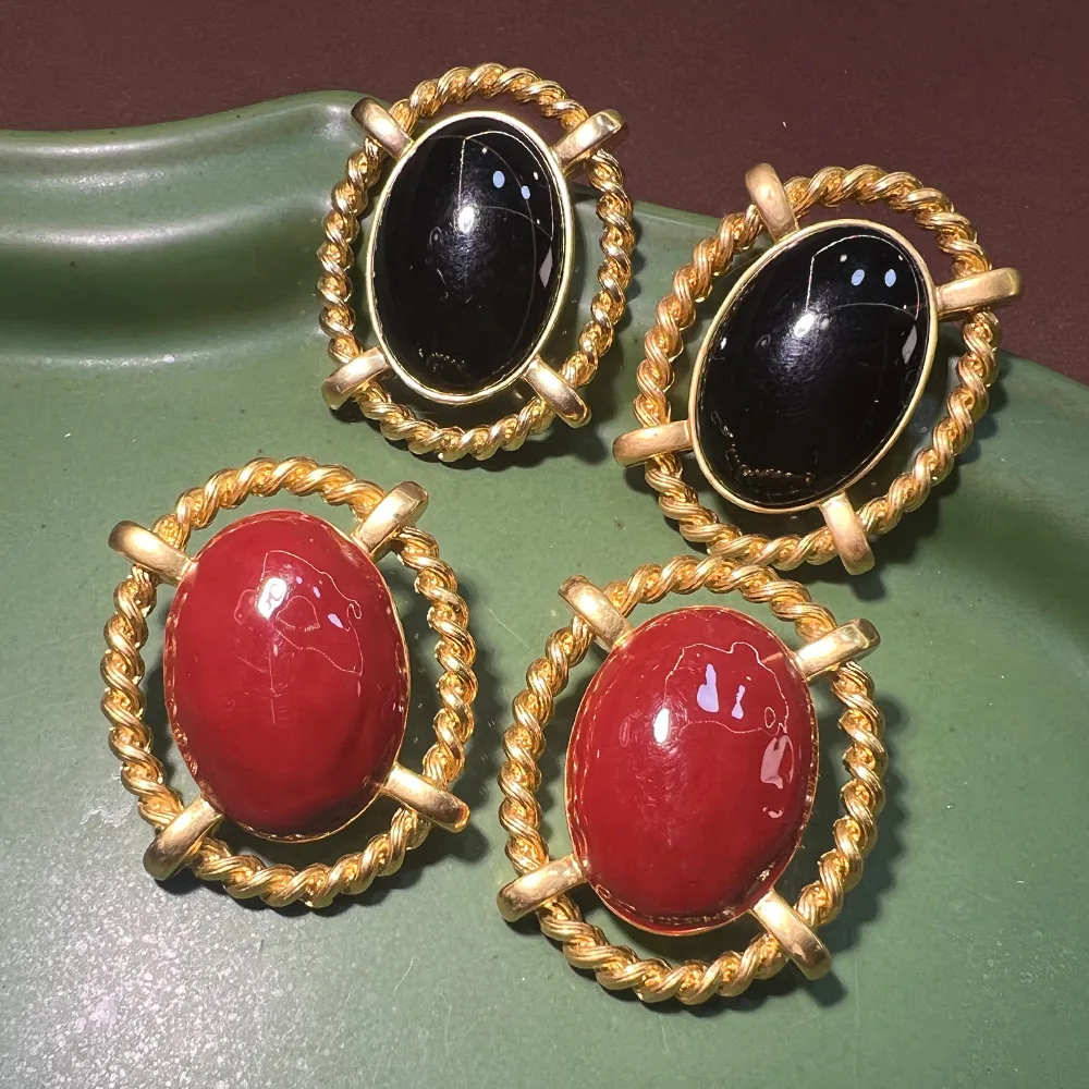 

Красные овальные серьги-гвоздики в стиле Ангола, универсальные, изысканные, винтажные, французские, с высоким стилем, в духе old money.