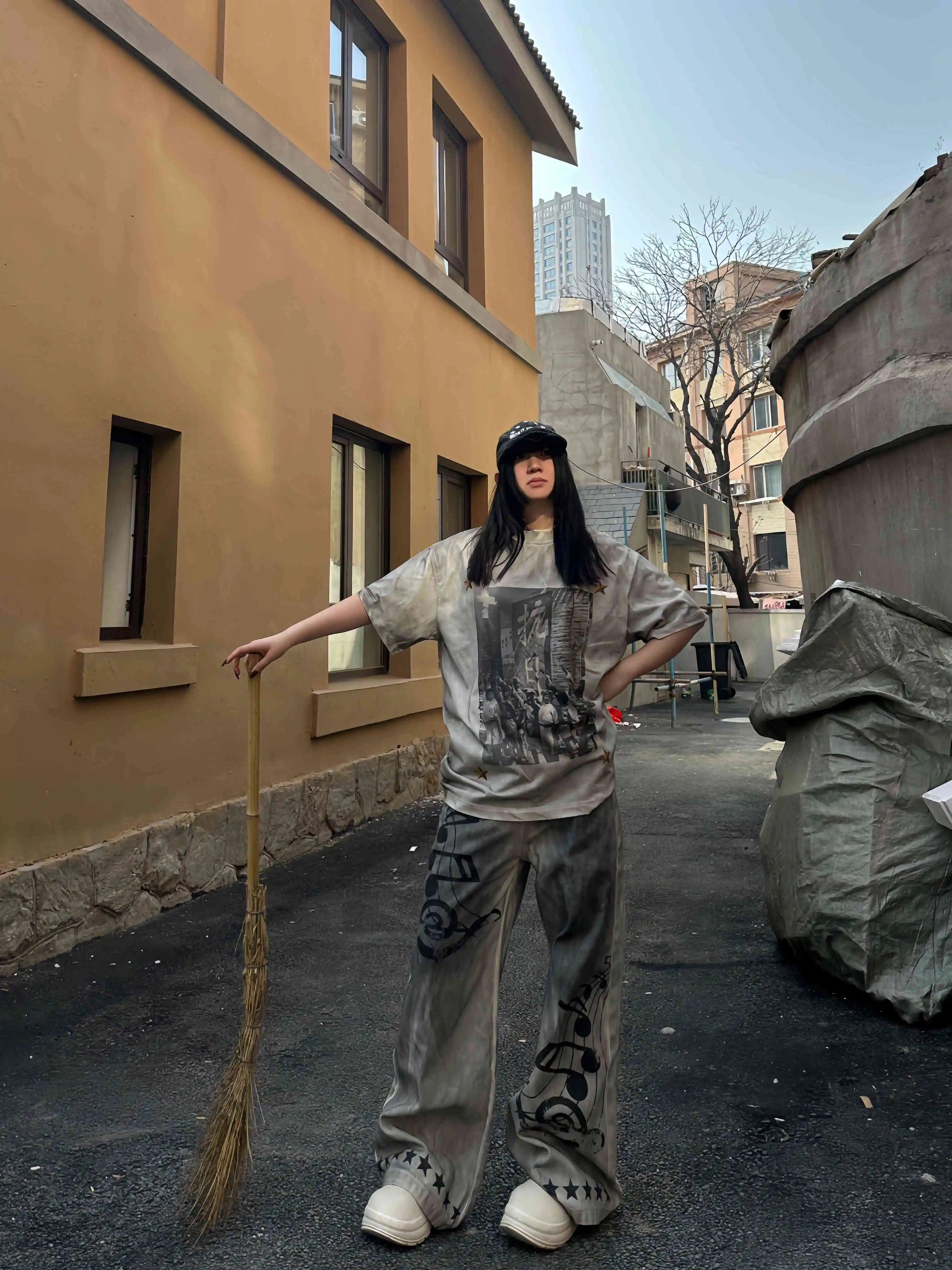 Femmes laver sale teint Vintage jean américain rétro Graffiti Notes de musique imprimé Denim pantalon Streetwear poubelle pantalon