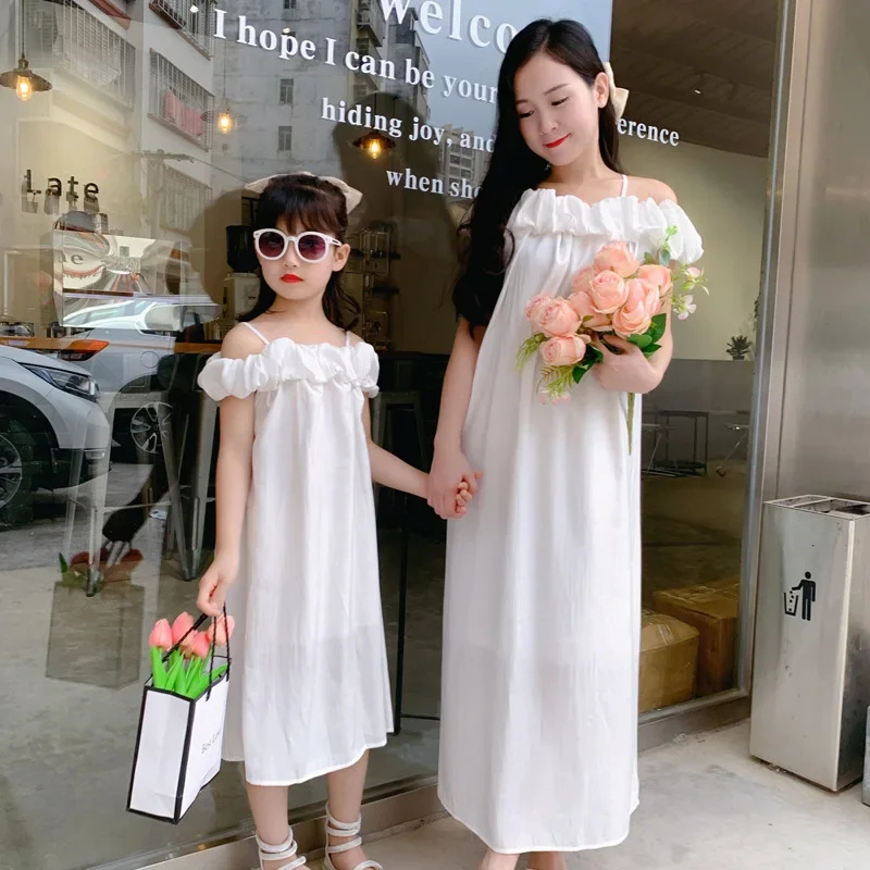 

Christening White Dress for Mother and Baby Girls Matching Same Clothes Vacation Look Mom Daughter Dresses Women Beach Clothing