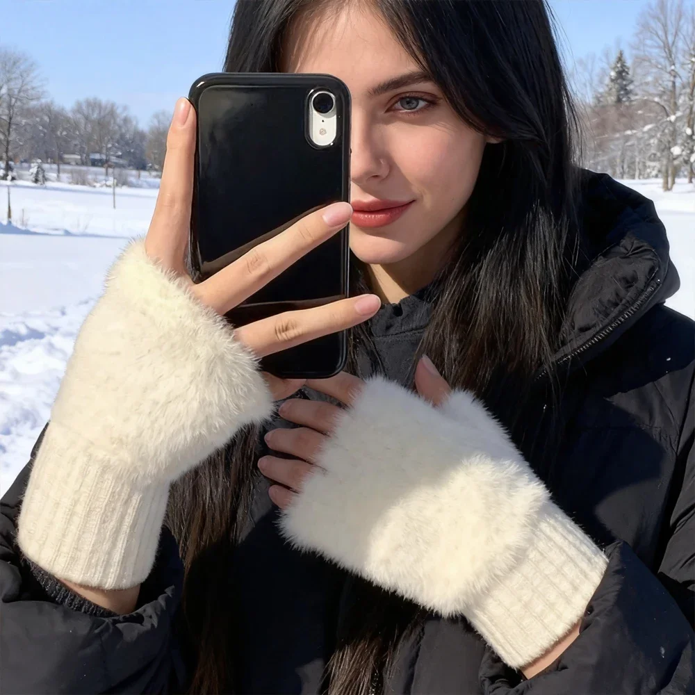 Winter Women's Plush Gloves, Windproof and Warm, Convenient for Indoor Work,Writing, Fashionable Daily Commuting Items