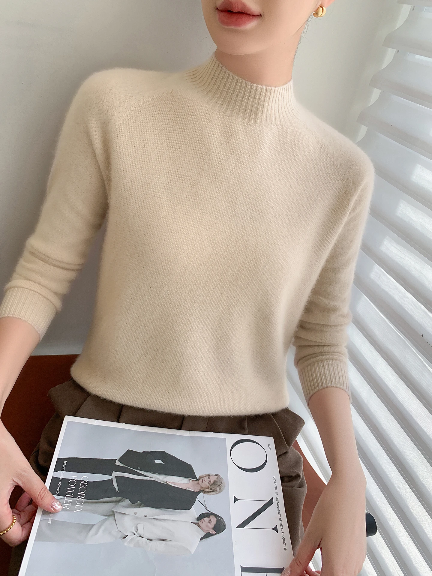 Sweater Rajut Wanita Model Longgar Kerah Tinggi Kasual Hangat Bahan Lembut Atasan Panjang