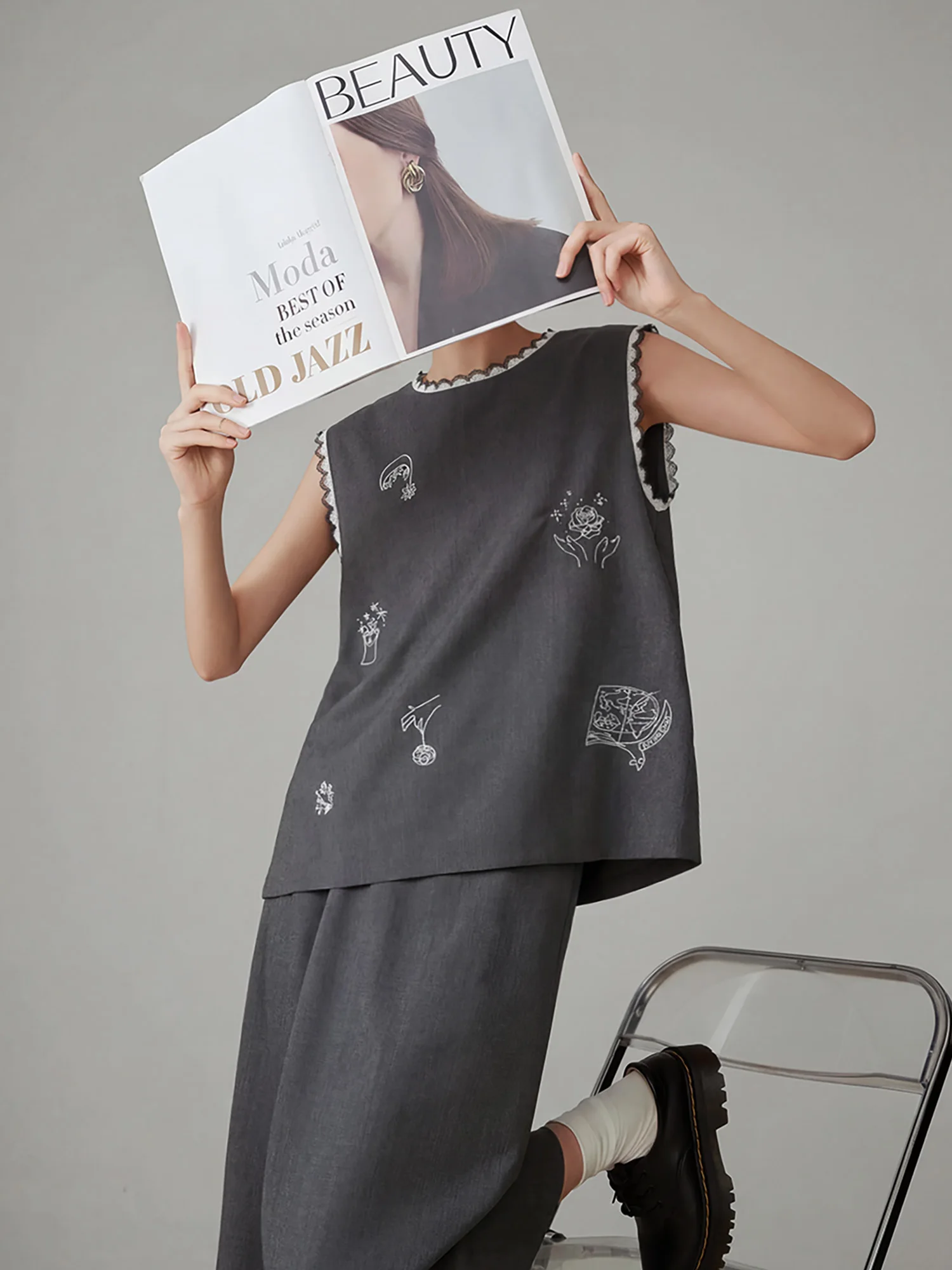 

Gray Summer Slimming Floral Lace Sleeveless Vest And Half Skirt Two-Piece Set Women's Fashion Casual Style Polyester Fiber