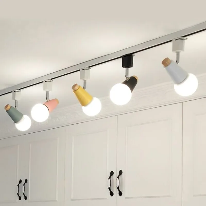 Faretto Macaron a binario a LED moderno e minimalista nordico per negozio di abbigliamento, sala espositiva, luce domestica